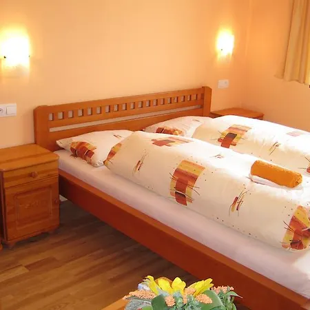 Pod Barancom Hotel 2*